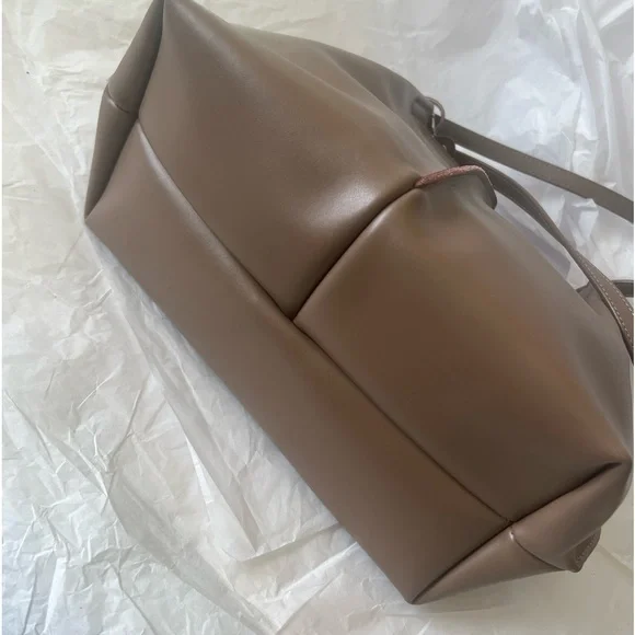 NWOTS Leather Tote Bag NWOTS - Picture 8 of 16